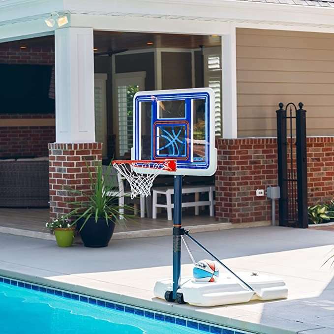 מתקן כדורסל נייד לבריכה דגם LIFETIME 1360